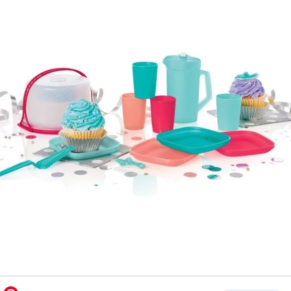 SOLD! Tupperware Mini Party Set - Picture 1 of 3